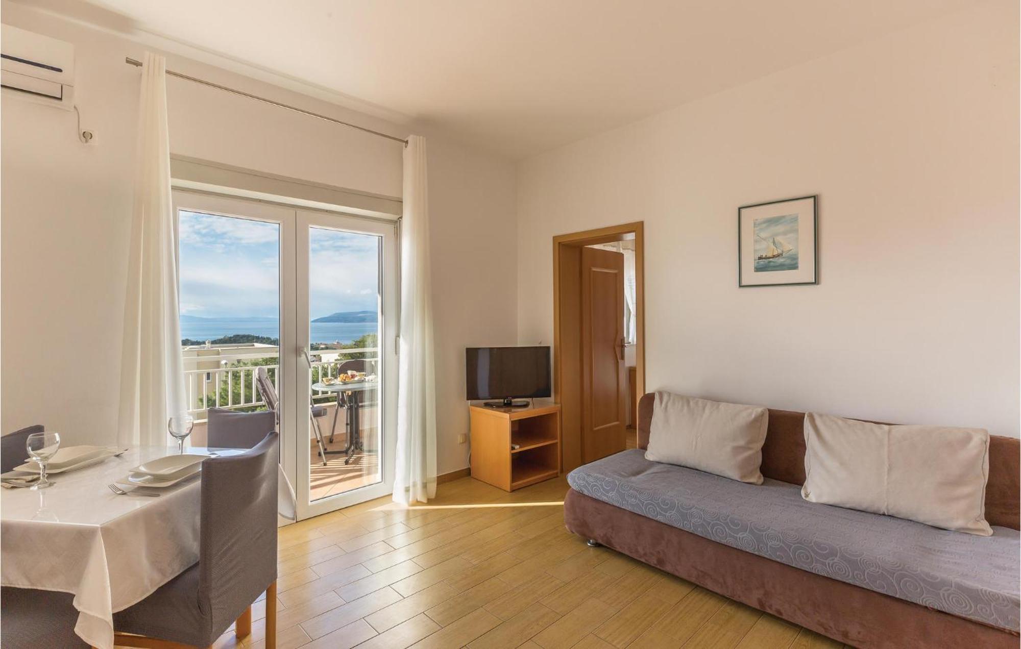 1 Bedroom Stunning Apartment In Makarska Exteriör bild