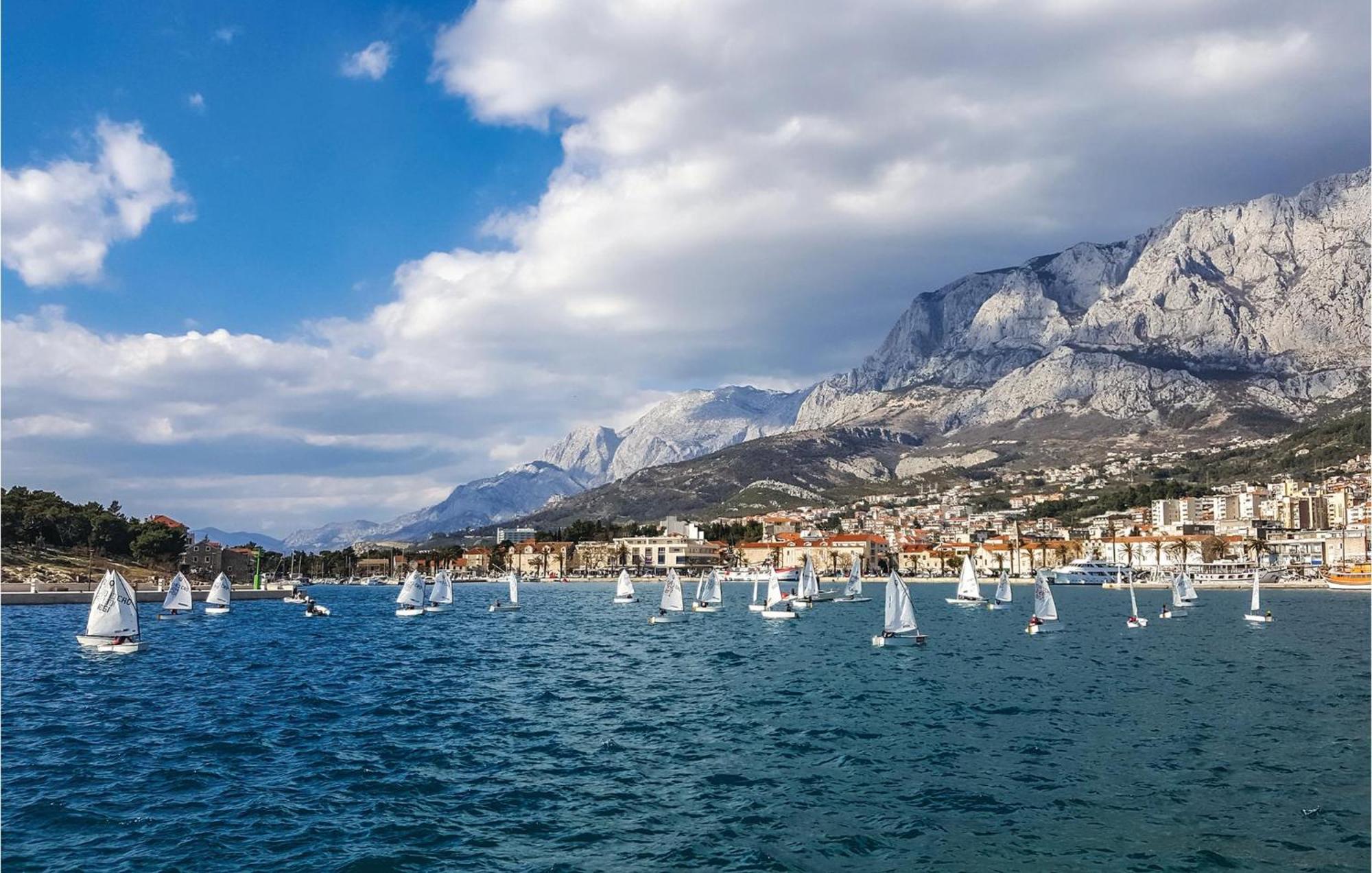 1 Bedroom Stunning Apartment In Makarska Exteriör bild